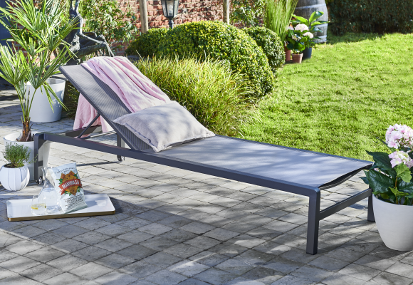 Des transats, hamacs et chaises longues pour faire de beaux rêves